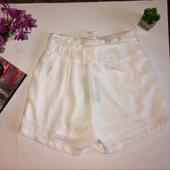 NWT Fashion Nova White Women’s Shorts - Picture 7 of 8
